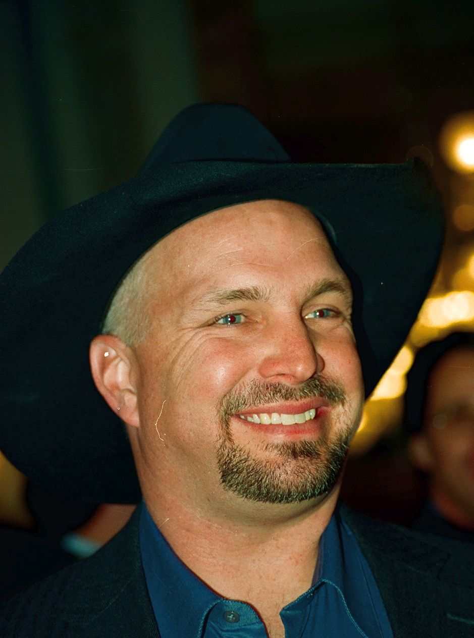 Garth Brooks (Wiki) How Much Is Garth Brooks Worth? Businvestor